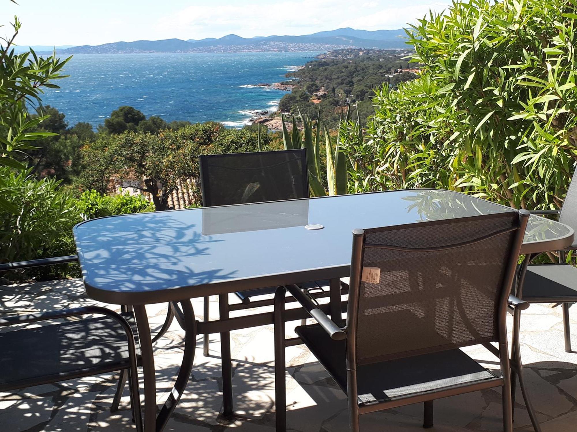 Duplex, Vue Panoramique Sur La Mediterranee, Piscine, Garage Saint-Raphael  Luaran gambar