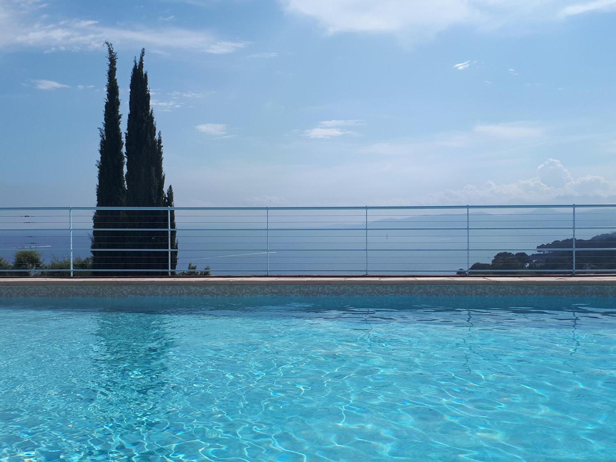Duplex, Vue Panoramique Sur La Mediterranee, Piscine, Garage Saint-Raphael  Luaran gambar