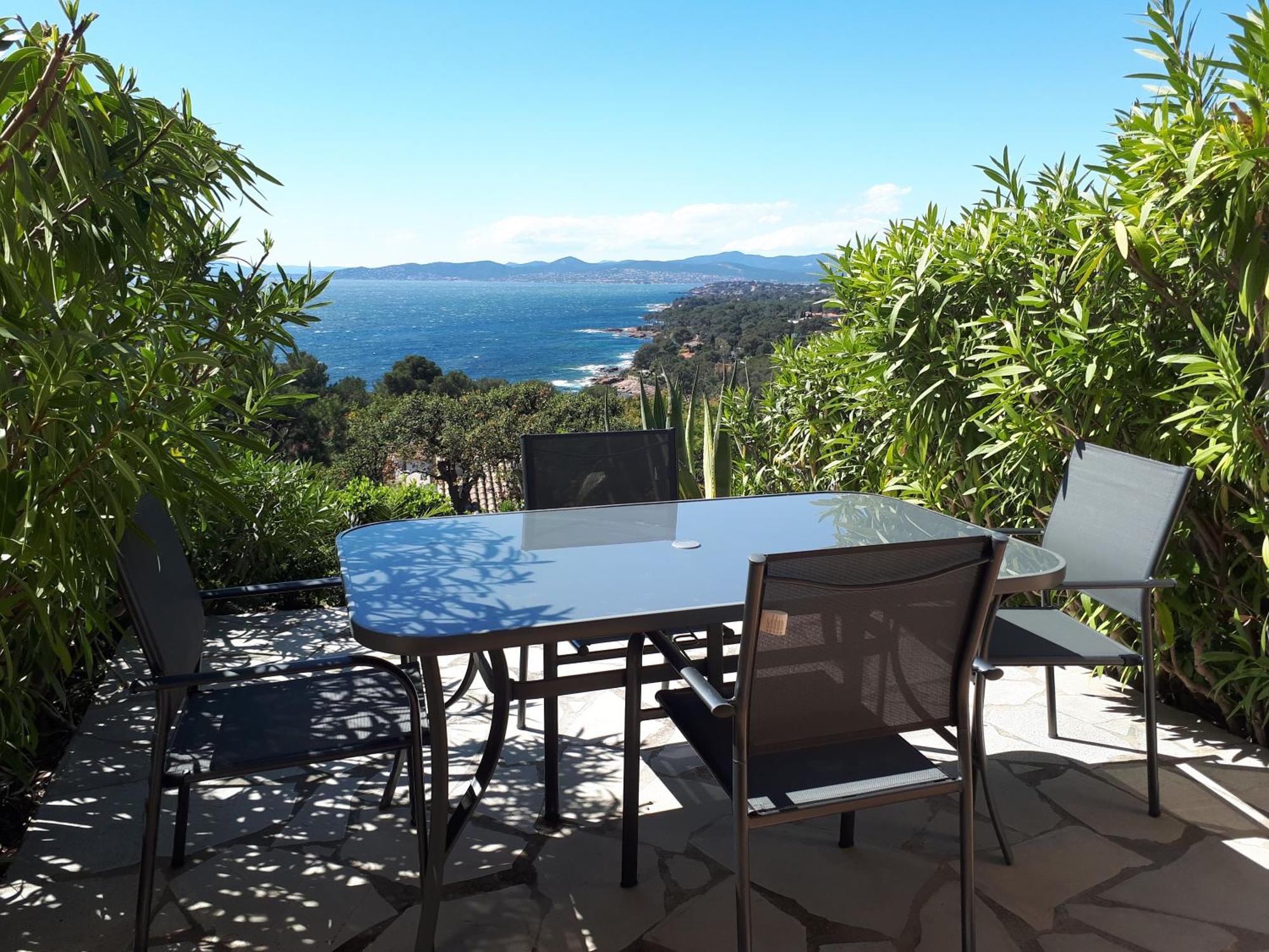 Duplex, Vue Panoramique Sur La Mediterranee, Piscine, Garage Saint-Raphael  Luaran gambar