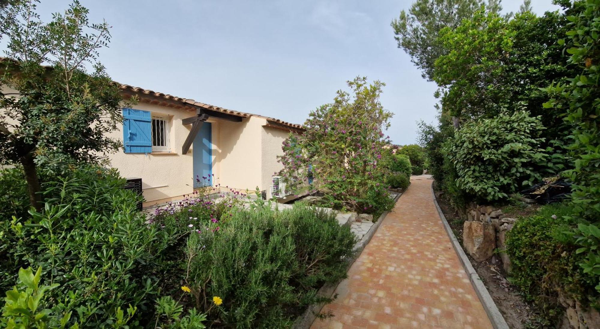 Duplex, Vue Panoramique Sur La Mediterranee, Piscine, Garage Saint-Raphael  Luaran gambar