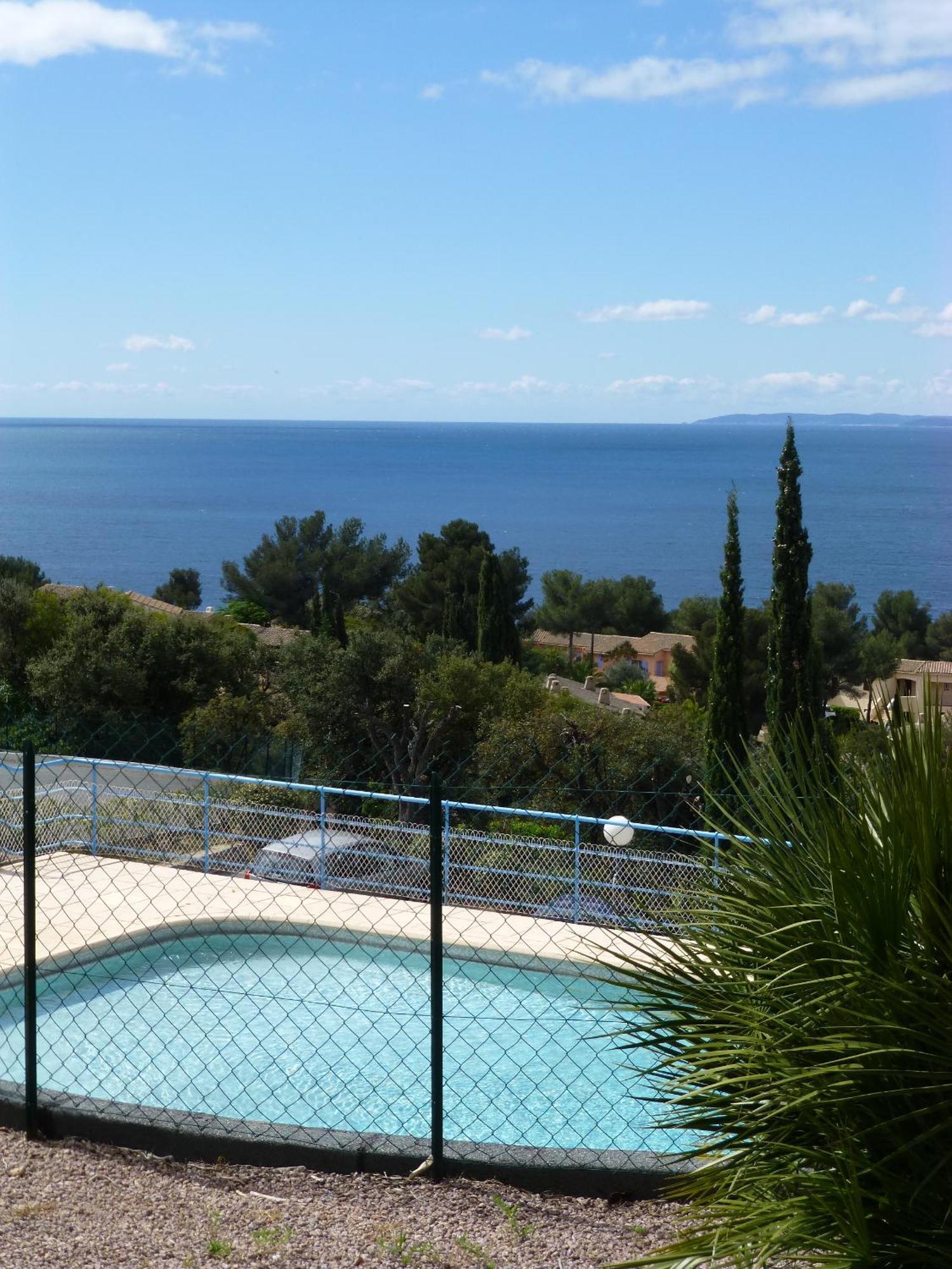 Duplex, Vue Panoramique Sur La Mediterranee, Piscine, Garage Saint-Raphael  Luaran gambar