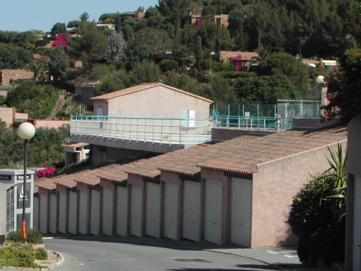 Duplex, Vue Panoramique Sur La Mediterranee, Piscine, Garage Saint-Raphael  Luaran gambar